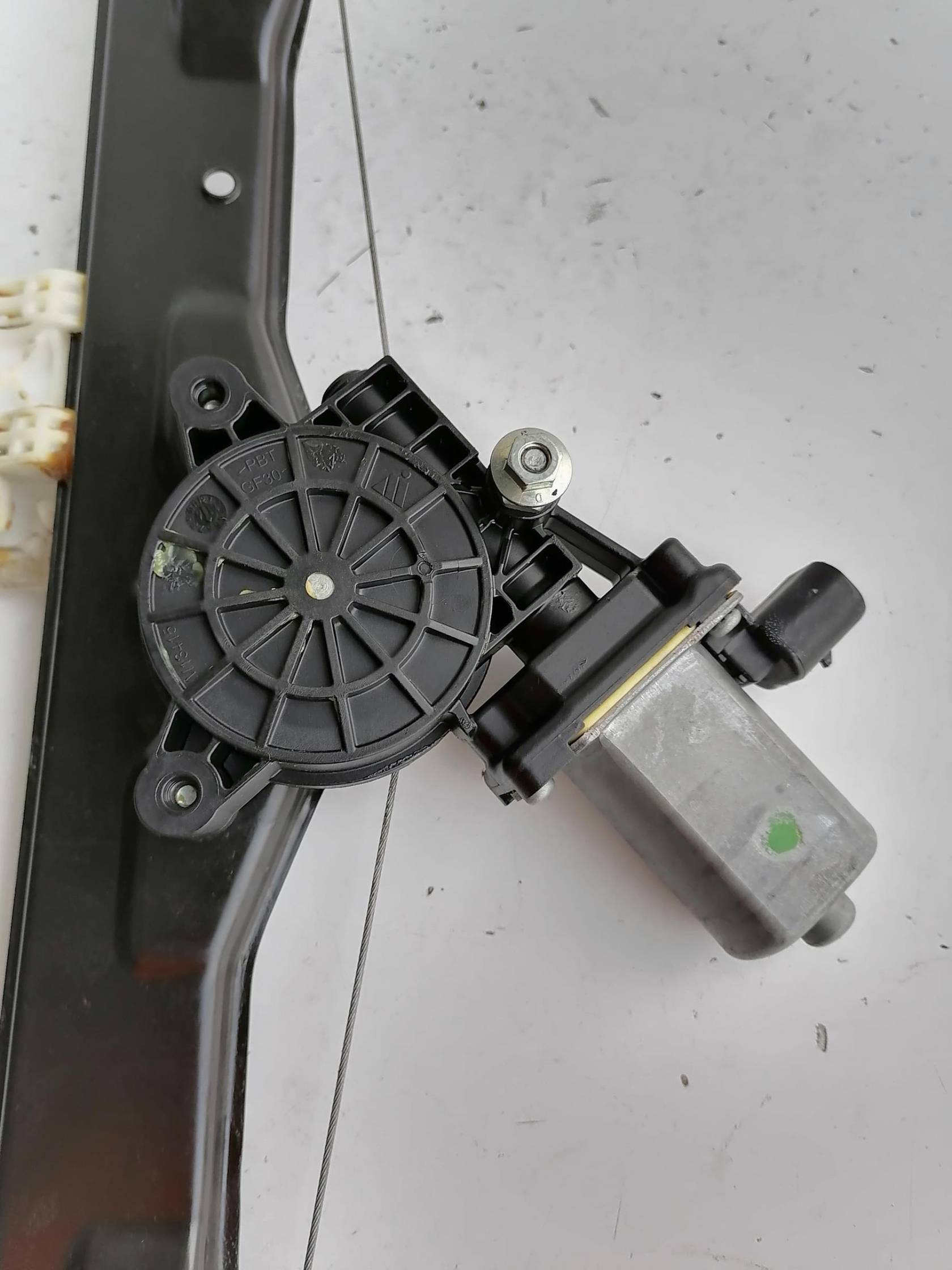 Alzacristallo elettr. porta ant. con motorino dx.